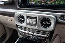 Mercedes-Benz G Class G63 V8 BiTurbo AMG - U1674