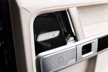 Mercedes-Benz G Class G63 V8 BiTurbo AMG - U1674