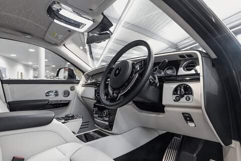 6.7 V12 Saloon 4dr Petrol Auto Euro 6 (570 ps)
