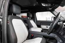 Land Rover Defender 90 D250 MHEV X-Dynamic SE - U1810