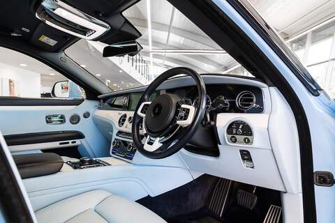 6.75 V12 Saloon 4dr Petrol Auto 4WD Euro 6 (571 ps)