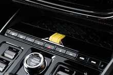 Aston Martin DBX V8 S - U1827