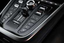 Aston Martin DBX V8 S - U1827