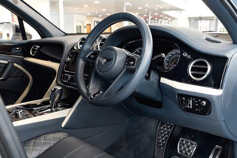 6.0 W12 Mulliner SUV 5dr Petrol Auto 4WD Euro 6 (s/s) 4Seat (608 ps)