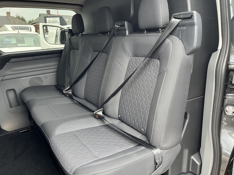 Ford 300 AUTO/MANUAL 2.0D 136 LIMITED DOUBLE-CAB VAN 2.0 6dr Combi AUTO/MANUAL Diesel