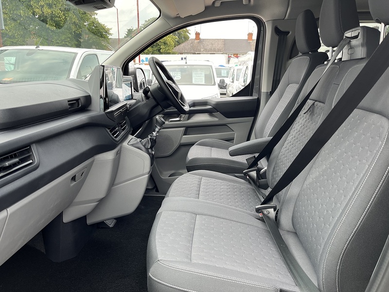 Ford 300 AUTO/MANUAL 2.0D 136 LIMITED DOUBLE-CAB VAN 2.0 6dr Combi AUTO/MANUAL Diesel