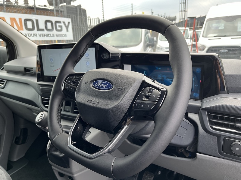 Ford 300 AUTO/MANUAL 2.0D 136 LIMITED DOUBLE-CAB VAN 2.0 6dr Combi AUTO/MANUAL Diesel