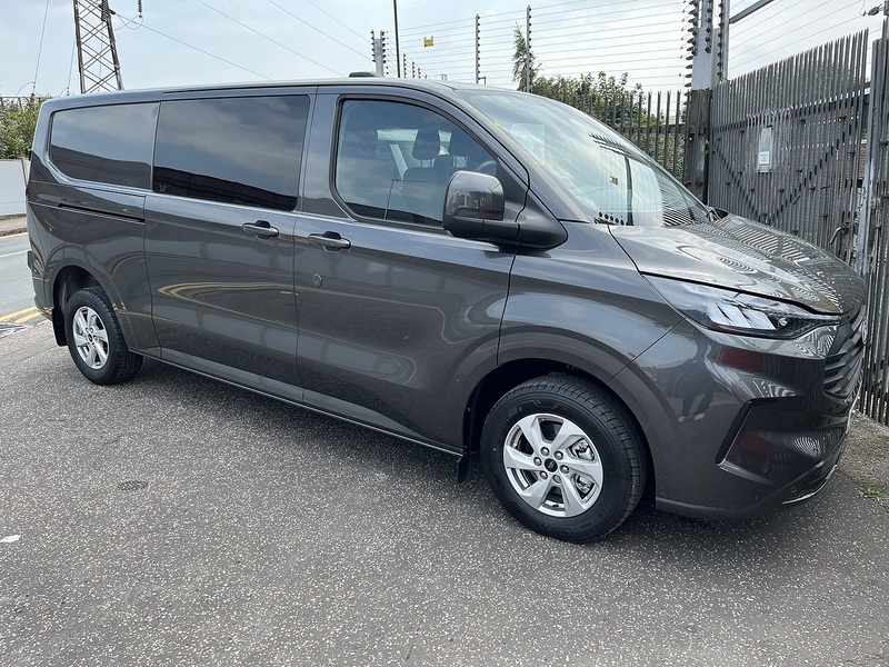 Ford 300 AUTO/MANUAL 2.0D 136 LIMITED DOUBLE-CAB VAN 2.0 6dr Combi AUTO/MANUAL Diesel