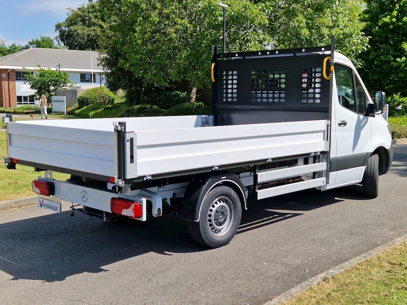 Mercedes-Benz 315 L2 Progressive RWD Tipper 2.0 Tipper Manual Diesel