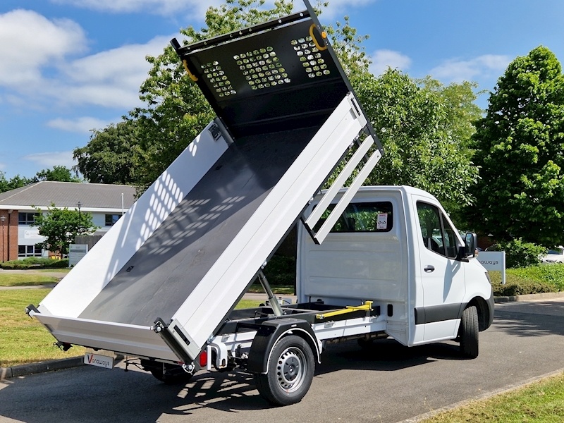 Mercedes-Benz Sprinter 315 L2 Progressive RWD Tipper