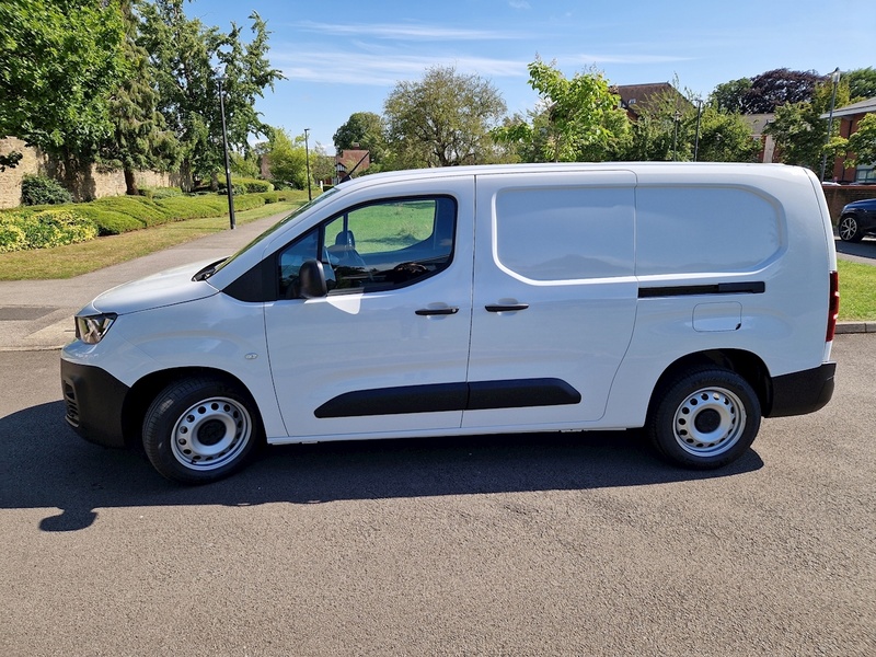 Peugeot Peugeot Partner Crew Van Professional Premium+ L2 850 Long 100ps Crew Van 1.5 Manual Diesel
