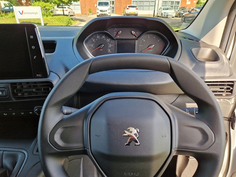 Peugeot Peugeot Partner Crew Van Professional Premium+ L2 850 Long 100ps Crew Van 1.5 Manual Diesel