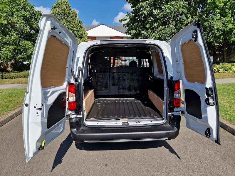 Peugeot Peugeot Partner Crew Van Professional Premium+ L2 850 Long 100ps Crew Van 1.5 Manual Diesel