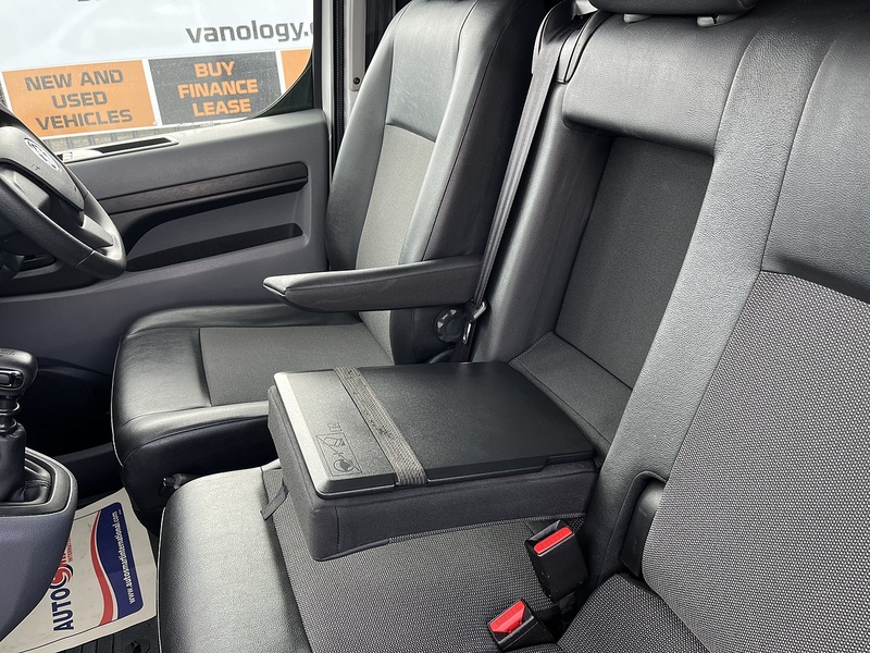Vauxhall SPORTIVE 1.5CDTi 100 2900 LWB (ULEZ/EU6)