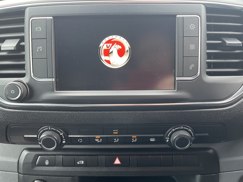 Vauxhall DYNAMIC 1.5TD 100 LWB (METALLIC) ULEZ