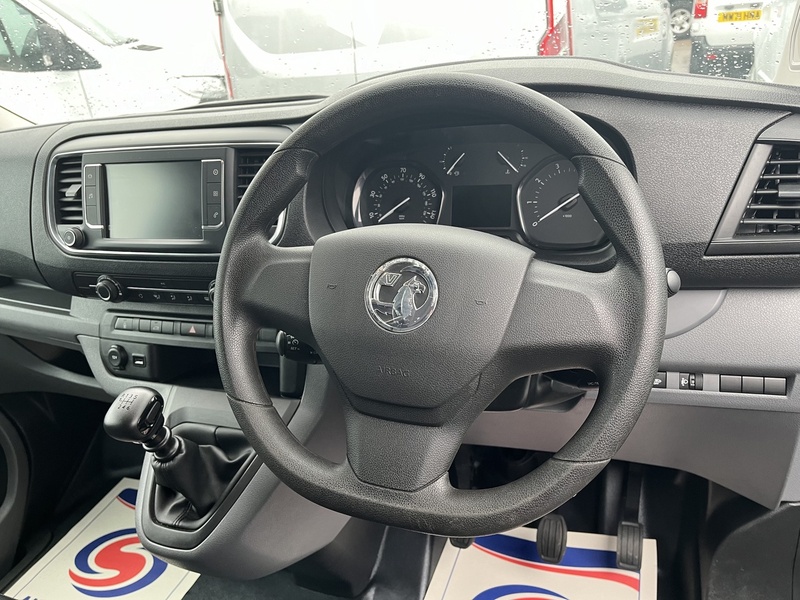 Vauxhall DYNAMIC 1.5TD 100 LWB (METALLIC) ULEZ