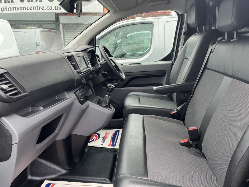 Vauxhall DYNAMIC 1.5TD 100 LWB (METALLIC) ULEZ