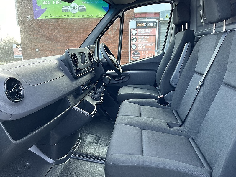 Mercedes-Benz 315 2.0CDi 150 L2 MWB PROGRESSIVE (ULEZ/EU6)