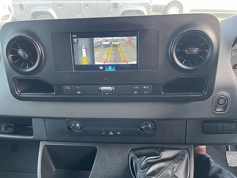 Mercedes-Benz 315 2.0CDi 150 L2 MWB PROGRESSIVE (ULEZ/EU6)