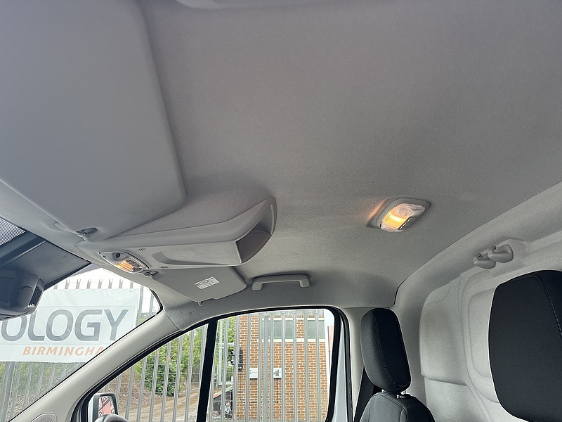 Ford 2.0TDCi 300 LWB TREND PLUS SKY HIGH SPEC Manual Diesel