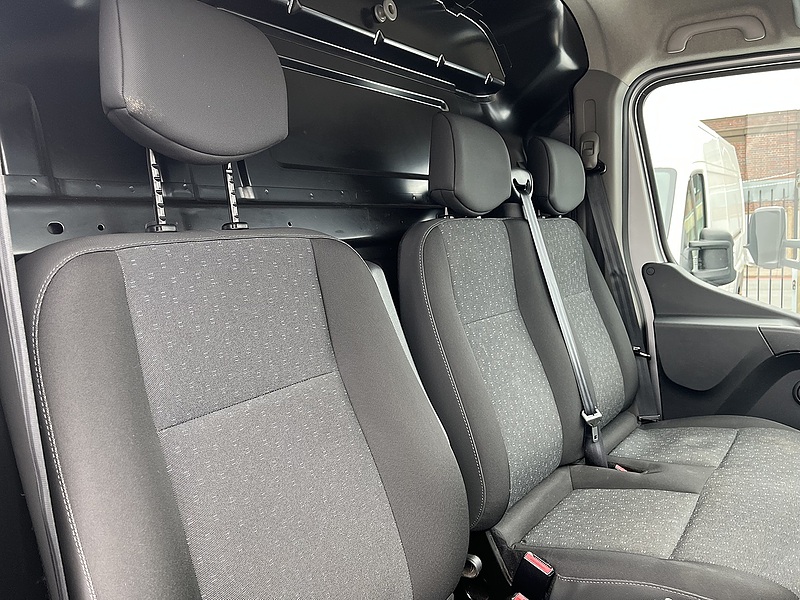 Vauxhall 3500 2.2CDTi 140 PRIME LWB L3H2