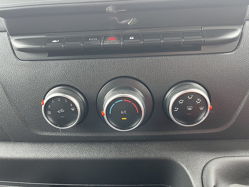 Vauxhall 3500 2.2CDTi 140 PRIME LWB L3H2