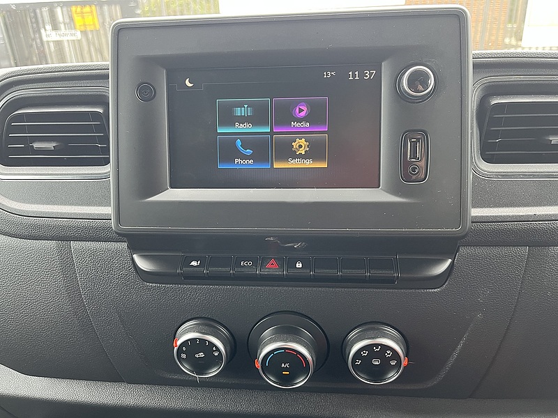 Vauxhall 3500 2.2CDTi 140 PRIME LWB L3H2