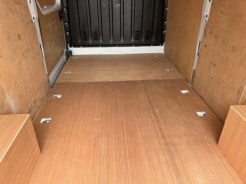 Vauxhall 3500 2.2CDTi 140 PRIME LWB L3H2