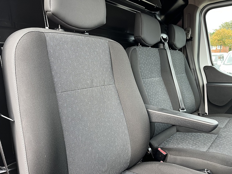 Vauxhall 3500 2.2CDTi 140 PRIME LWB L3H2