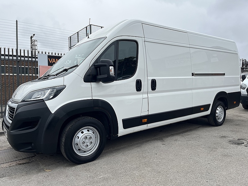 PEUGEOT L4 XLWB 2.2HDi 140 PROFESSIONAL (ULEZ/E6)