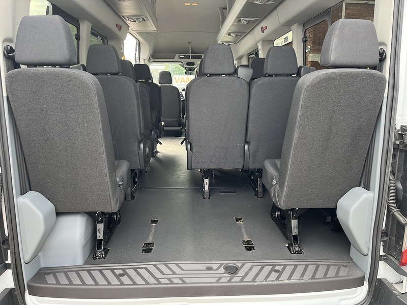 Ford MINIBUS 2.2TDCi 155 17 SEAT XLWB TREND