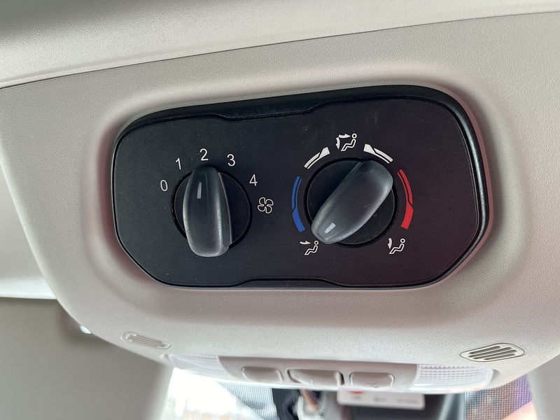 Ford MINIBUS 2.2TDCi 155 17 SEAT XLWB TREND