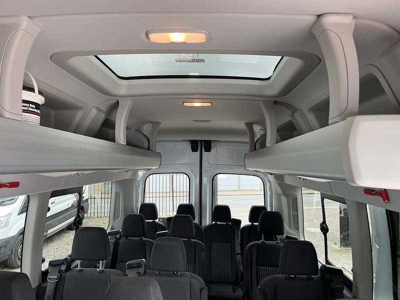 Ford MINIBUS 2.2TDCi 155 17 SEAT XLWB TREND