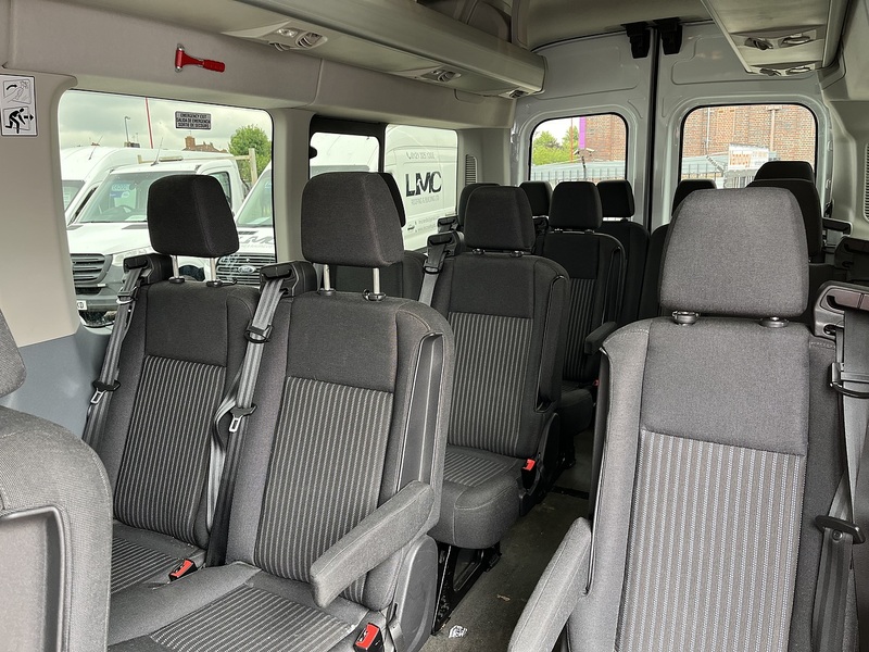 Ford MINIBUS 2.2TDCi 155 17 SEAT XLWB TREND