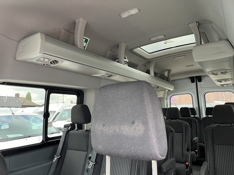 Ford MINIBUS 2.2TDCi 155 17 SEAT XLWB TREND