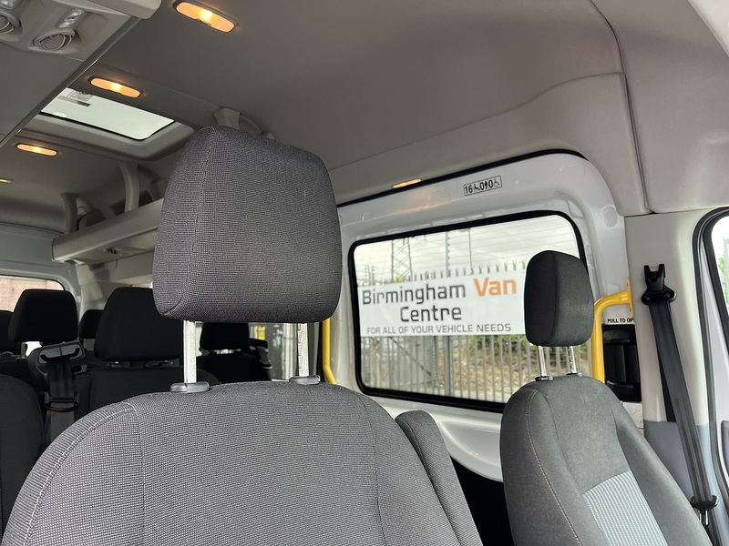 Ford MINIBUS 2.2TDCi 155 17 SEAT XLWB TREND