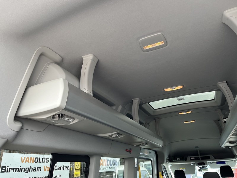 Ford MINIBUS 2.2TDCi 155 17 SEAT XLWB TREND