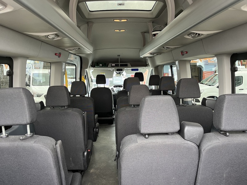 Ford MINIBUS 2.2TDCi 155 17 SEAT XLWB TREND