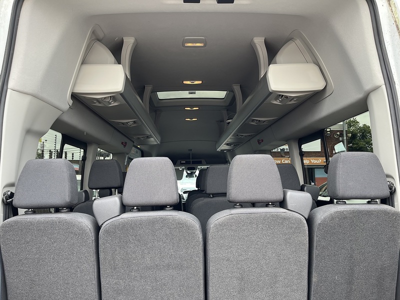 Ford MINIBUS 2.2TDCi 155 17 SEAT XLWB TREND