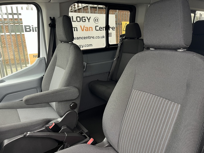 Ford MINIBUS 2.2TDCi 155 17 SEAT XLWB TREND