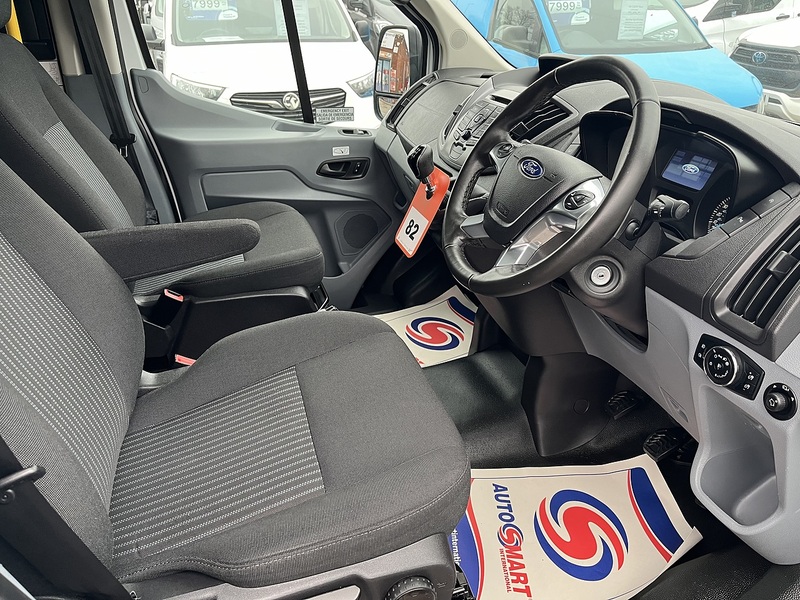 Ford MINIBUS 2.2TDCi 155 17 SEAT XLWB TREND