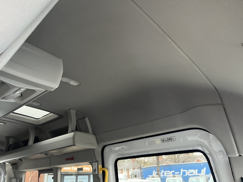 Ford MINIBUS 2.2TDCi 155 17 SEAT XLWB TREND