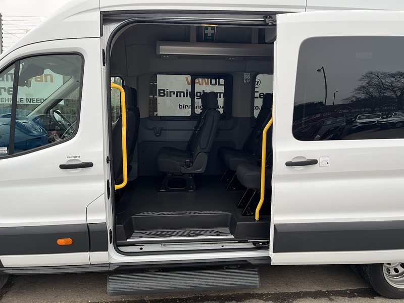 Ford MINIBUS 2.2TDCi 155 17 SEAT XLWB TREND