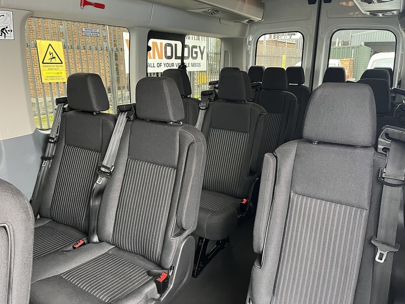 Ford MINIBUS 2.2TDCi 155 17 SEAT XLWB TREND