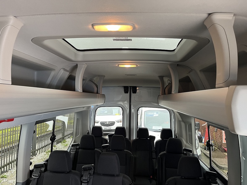 Ford MINIBUS 2.2TDCi 155 17 SEAT XLWB TREND