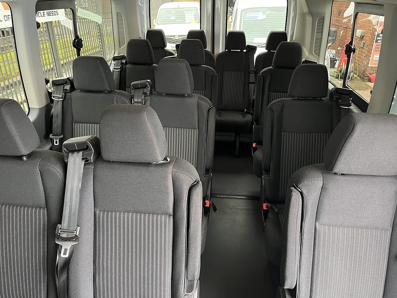 Ford MINIBUS 2.2TDCi 155 17 SEAT XLWB TREND