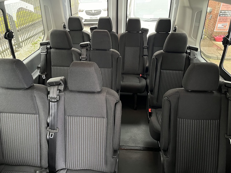 Ford MINIBUS 2.2TDCi 155 17 SEAT XLWB TREND