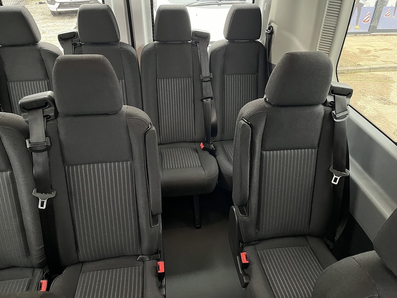 Ford MINIBUS 2.2TDCi 155 17 SEAT XLWB TREND