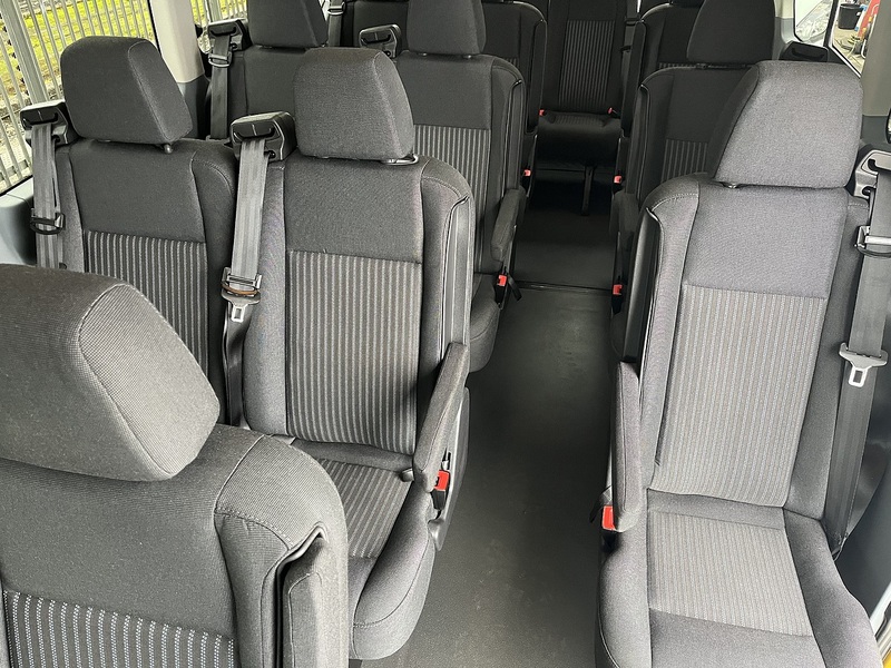 Ford MINIBUS 2.2TDCi 155 17 SEAT XLWB TREND