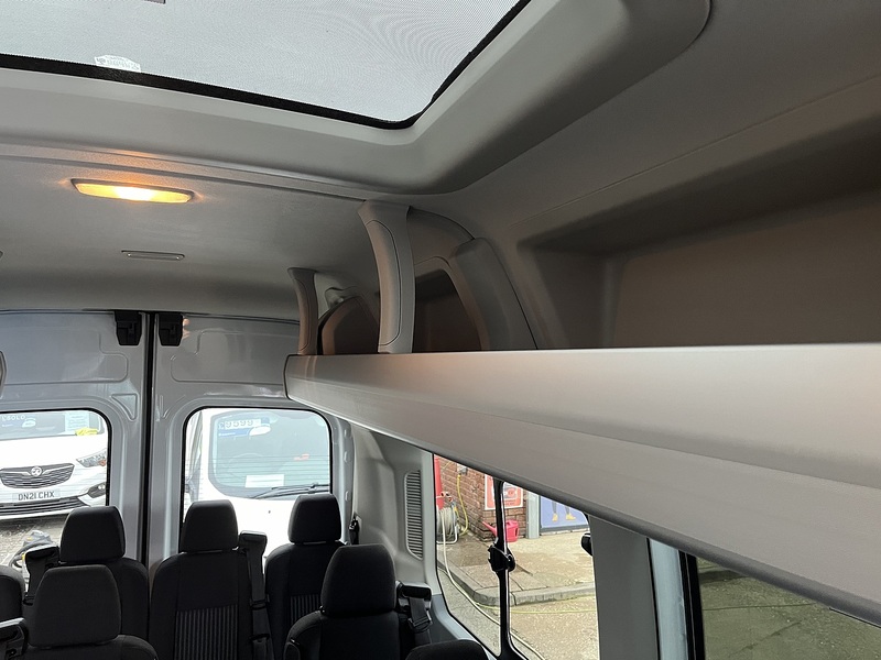 Ford MINIBUS 2.2TDCi 155 17 SEAT XLWB TREND